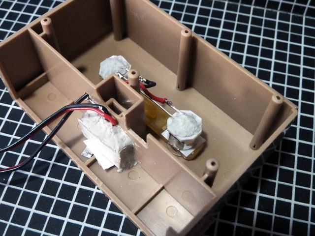 目と口にLED.jpg